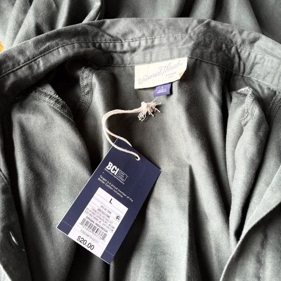 Universal Thread NWT Women’s Dark Green Oversized Button Down Long Sleeve Shirt - Picture 3 of 15